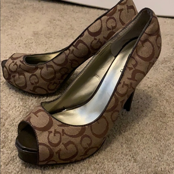 Guess G Brown Heels - Picture 2 of 4